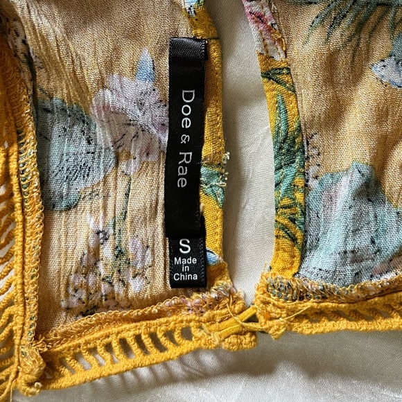 Doe & Rae Yellow Floral Asymmetrical Tank Top - Picture 6 of 8